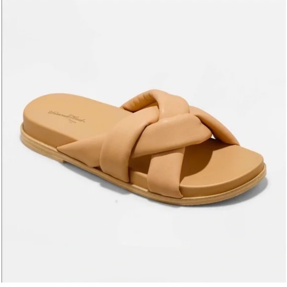 Universal Thread Cosette Puffy Slide Sandals in Tan